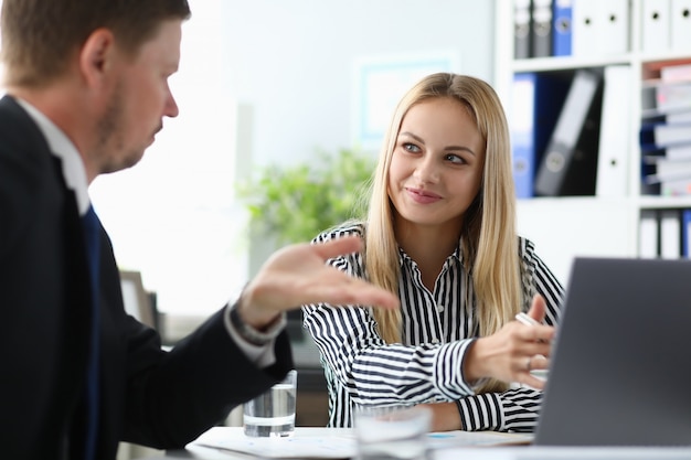 Jak prowadzić skuteczne negocjacje i unikać typowych błędów?