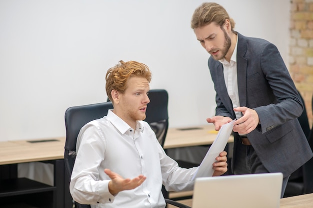 Twarde negocjacje – brutalna walka czy skuteczna strategia?