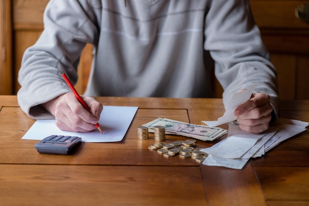 Jakie opłaty przy jednoosobowej działalności są obowiązkowe?