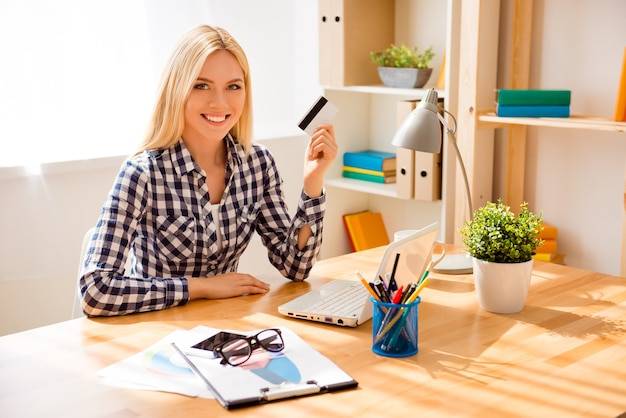 W jakim banku najlepiej brać kredyt na własne potrzeby?